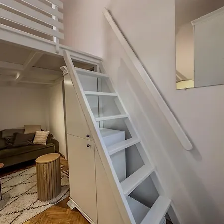 Appartamento Vb - Cozy Retreat In Budapest's Heart