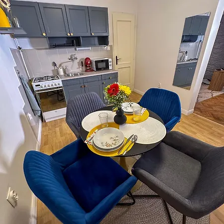 Vb - Cozy Retreat In Budapest's Heart Daire *