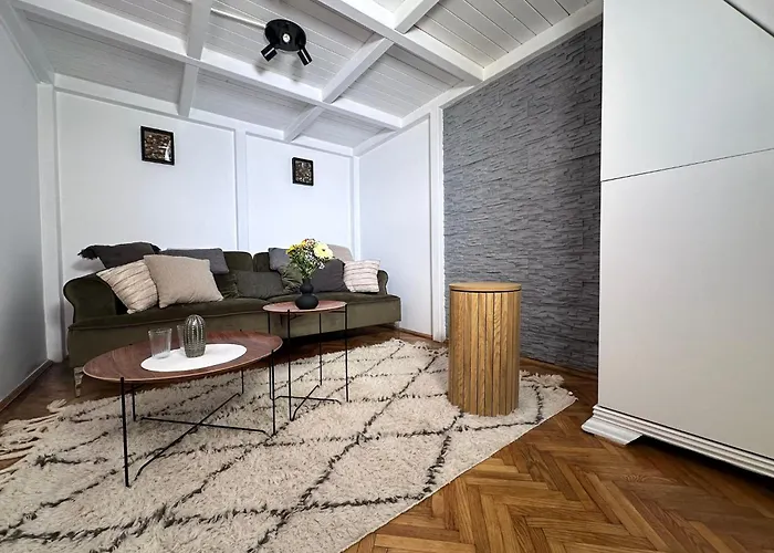 Vb - Cozy Retreat In Budapest's Heart
